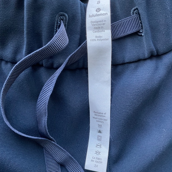 Lululemon On The Fly Travel Drawstring 7/8th Crop Pants Joggers Navy Blue - Picture 10 of 10